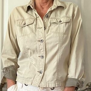 Columbia sportswear company, lightweight jacket. Khaki size medium.